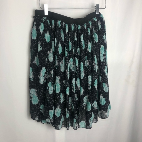 torrid Dresses & Skirts - TORRID black and blue floral pleated skirt size three 0761